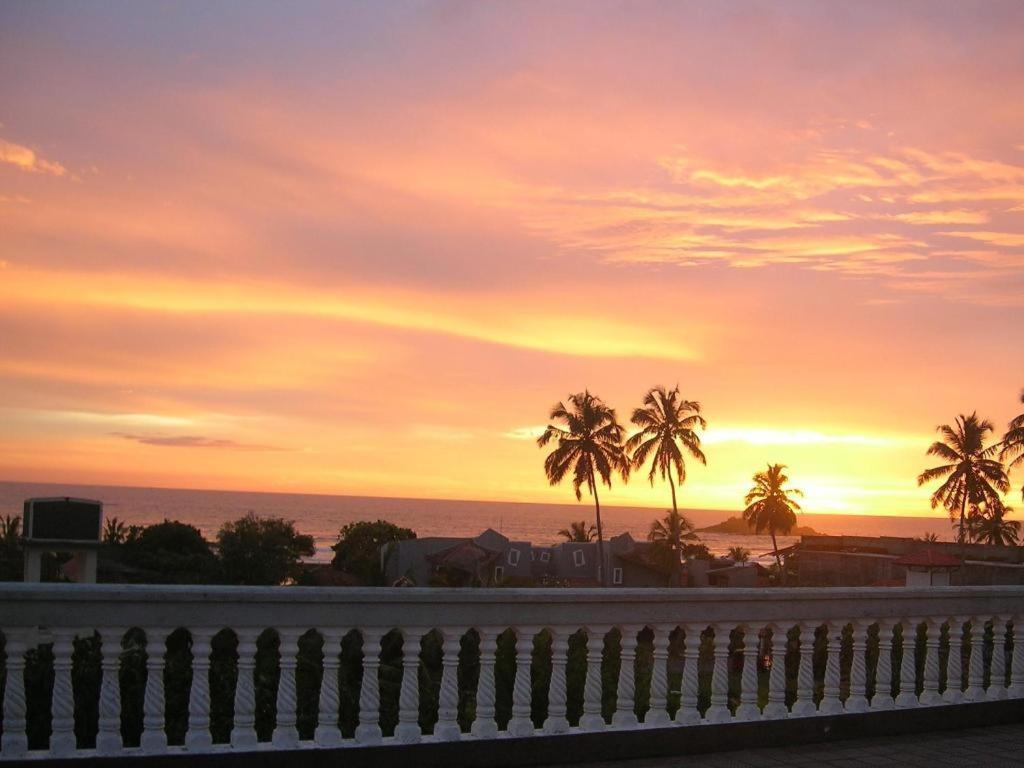 Sagarika Beach Hotel Moragalla Luaran gambar