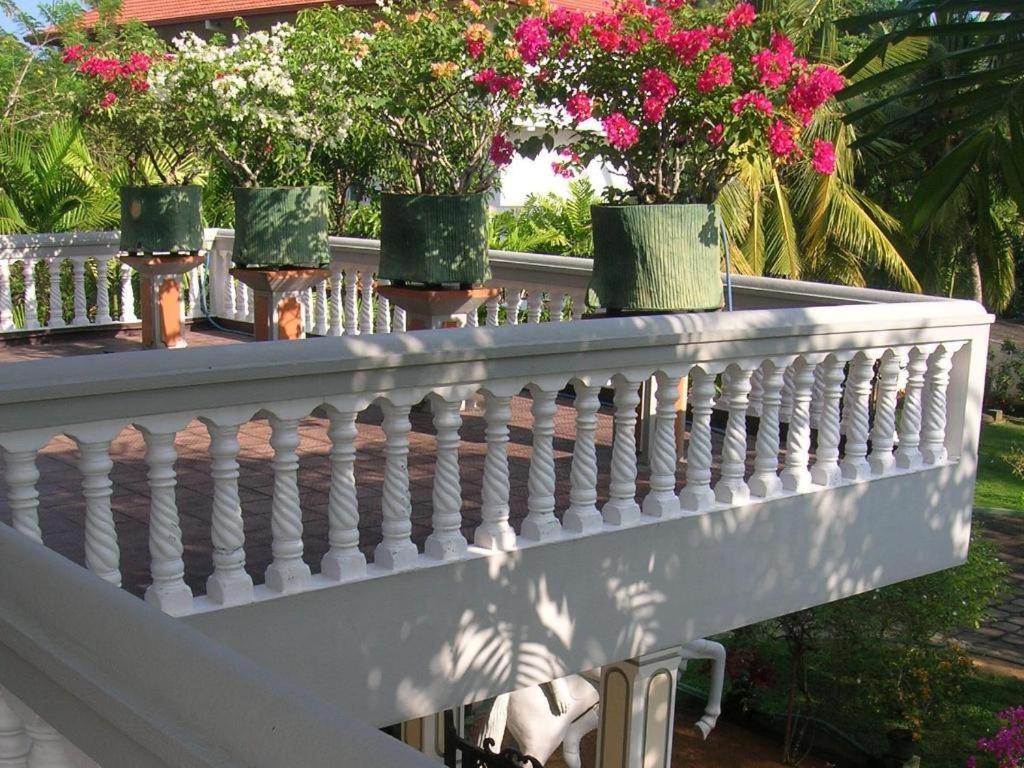 Sagarika Beach Hotel Moragalla Luaran gambar