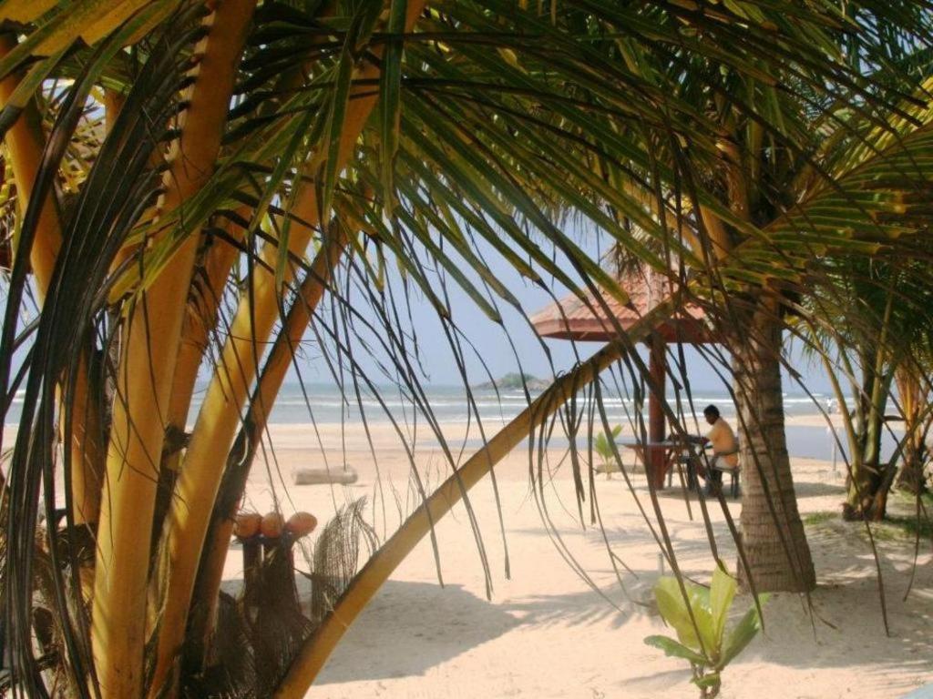 Sagarika Beach Hotel Moragalla Luaran gambar