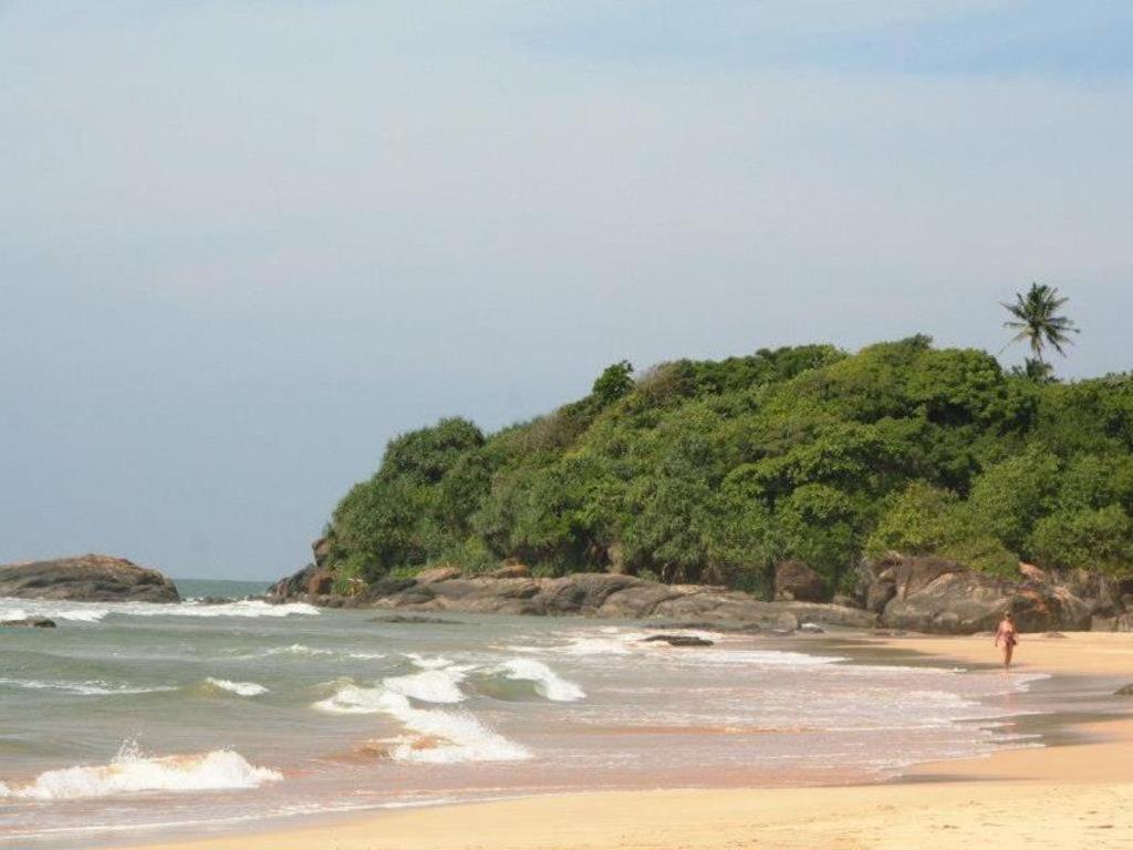 Sagarika Beach Hotel Moragalla Luaran gambar