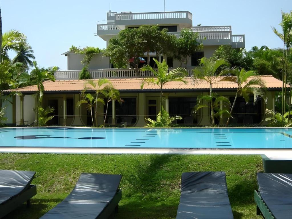 Sagarika Beach Hotel Moragalla Luaran gambar