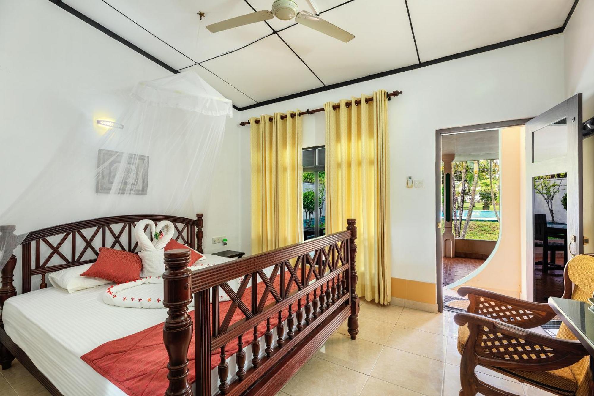 Sagarika Beach Hotel Moragalla Luaran gambar