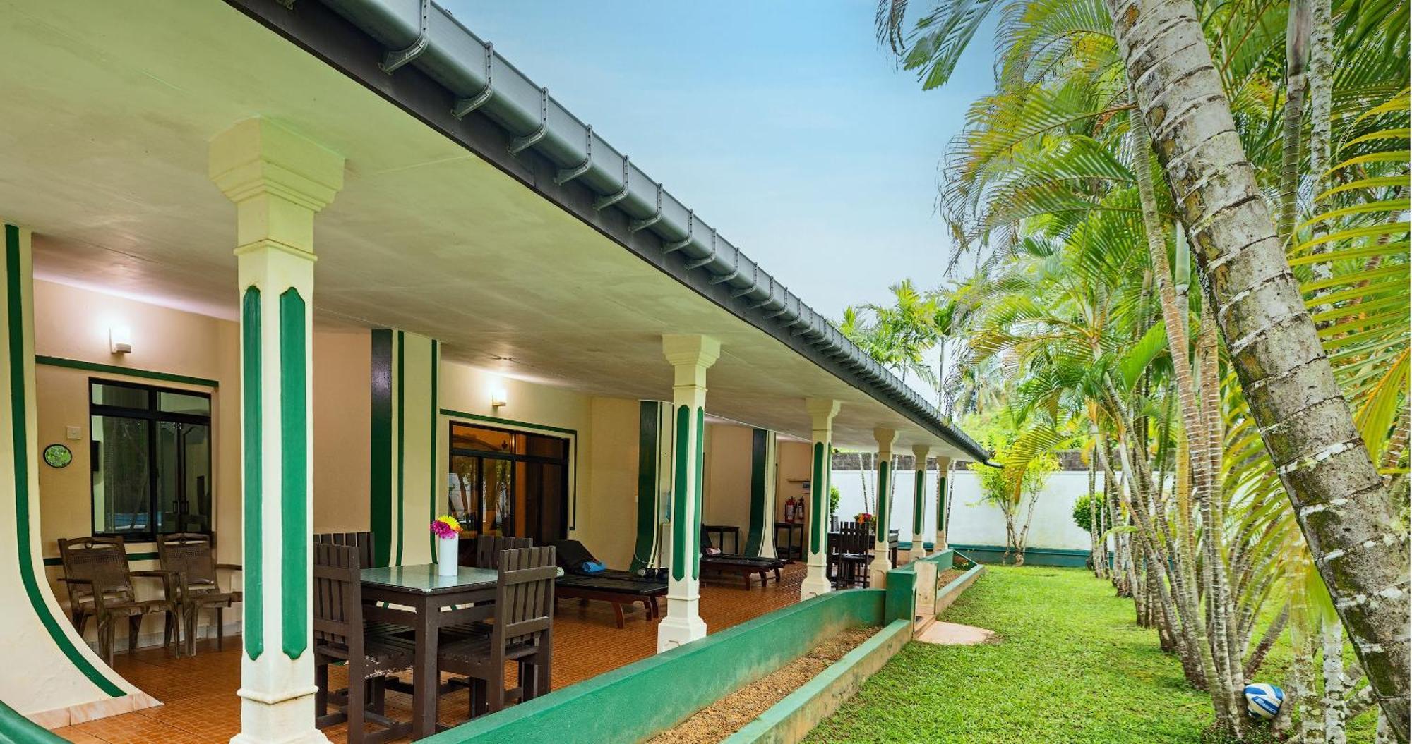 Sagarika Beach Hotel Moragalla Luaran gambar