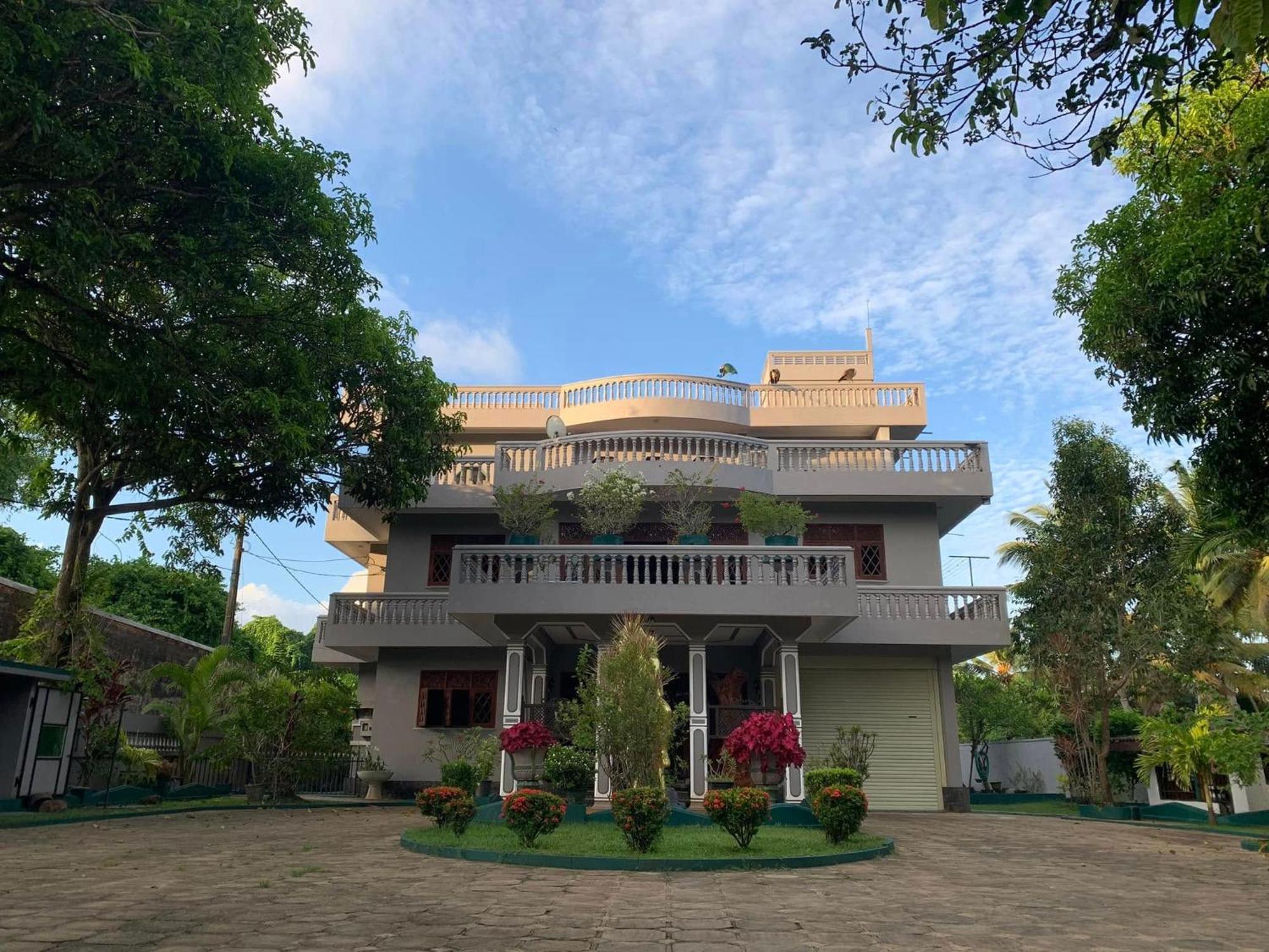 Sagarika Beach Hotel Moragalla Luaran gambar
