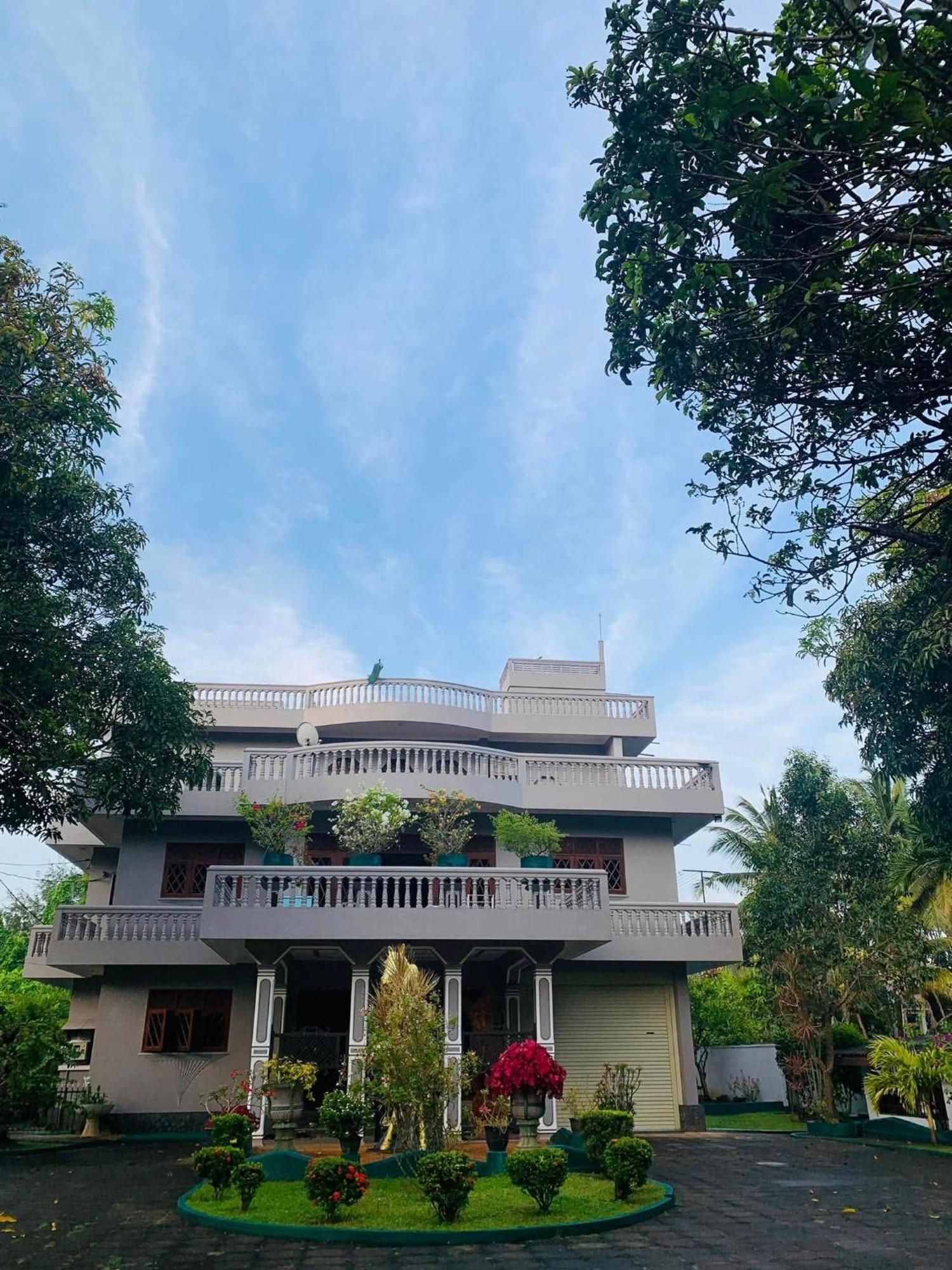 Sagarika Beach Hotel Moragalla Luaran gambar