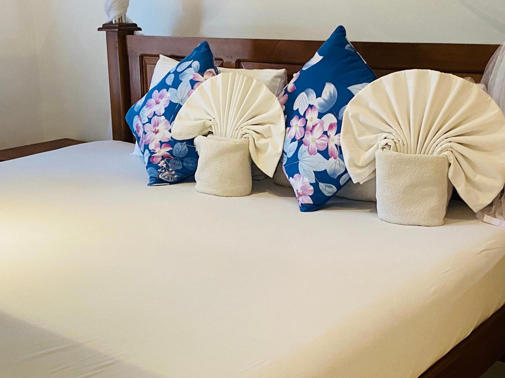 Sagarika Beach Hotel Moragalla Luaran gambar
